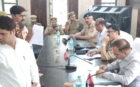 आईजीआरएस पोर्टल पर निस्तारण की धीमी रफ्तार पर डीएम ने जताई नाराजगी।