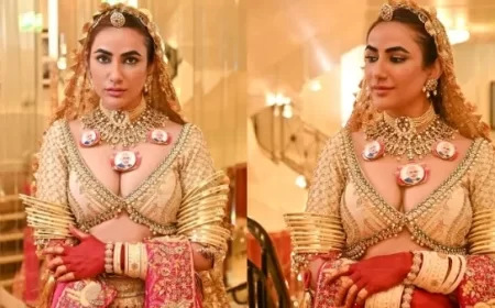 Cannes 2025: रुचि गुज्जर ने पहना PM मोदी वाला नेकलेस, पारंपरिक लहंगे में बटोरी सुर्खियां