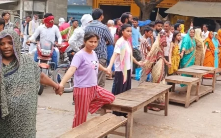 गर्मी की मार, बिजली बेकार – भरथना की सड़कों पर अब सवालों की बौछार!"