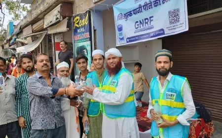 गर्मी में राहत का पैगाम: GNRF ने बांटी ठंडे पानी की बोतलें