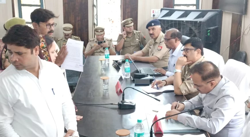 आईजीआरएस पोर्टल पर निस्तारण की धीमी रफ्तार पर डीएम ने जताई नाराजगी।