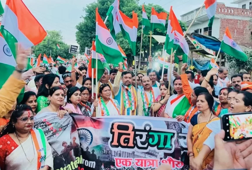 "सिंदूर के सम्मान में, भारत है मैदान में" के नारों से गूंजा इटावा