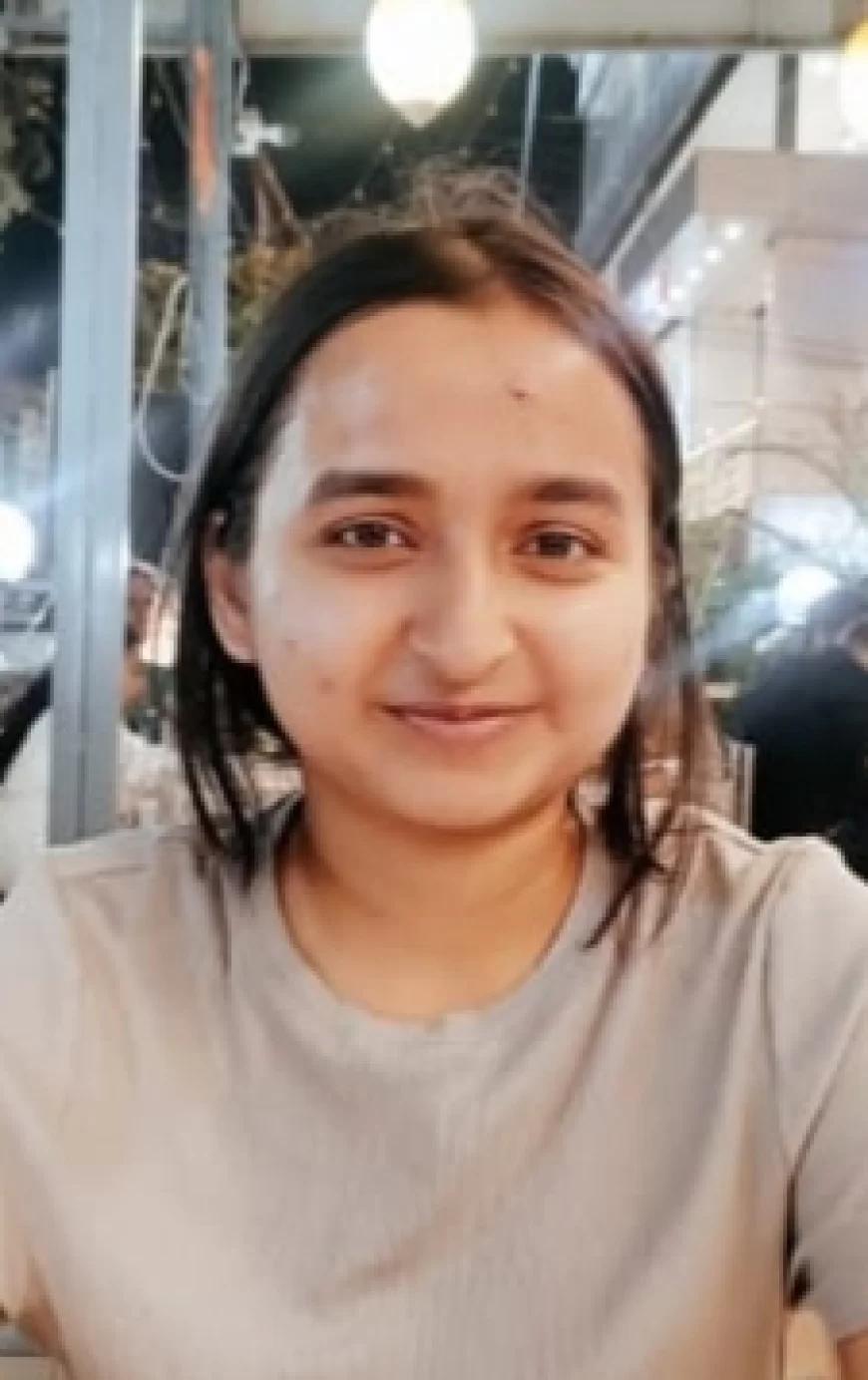 भरथना की बेटी आशी दुबे उच्च शिक्षा के लिए ऑस्ट्रेलिया रवाना, नगर में हर्ष की लहर