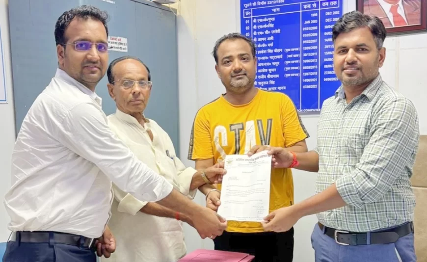 "भरथना: SBI में ठंडे पानी की व्यवस्था पर मिली सराहना, इंडियन बैंक में ज्ञापन टला"