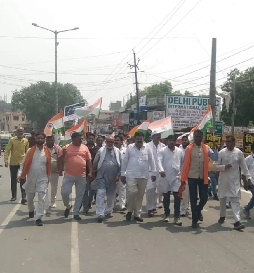 औरैया में निकली भव्य तिरंगा यात्रा, शहीदों को श्रद्धांजलि और सेना को समर्थन