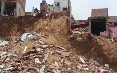 मथुरा हादसा: मिट्टी धंसने से छह मकान गिरे, दो मासूम समेत तीन की मौत, रेस्क्यू जारी