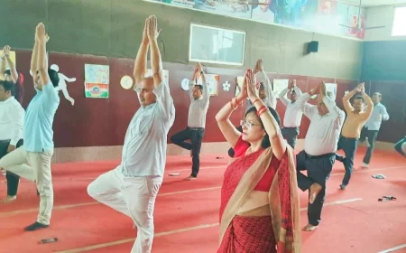 "‘एक पृथ्वी, एक स्वास्थ्य’ के संकल्प के साथ हॉली पॉइंट में मना योग दिवस"