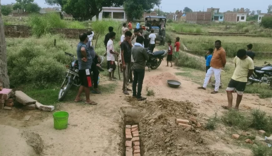 बैनामा से अधिक भूमि पर कब्जे की कोशिश, शिकायत के बाद निर्माण कार्य रुका