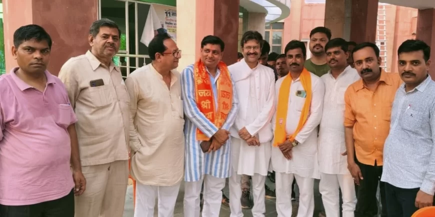 पीडब्ल्यूडी गेस्ट हाउस में जुटे भाजपा कार्यकर्ता, 11 वर्षों की उपलब्धियों पर चर्चा