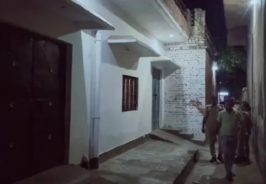 लखनऊ में हथियार फैक्ट्री का भंडाफोड़, मोहर्रम से पहले 300 हथियार और 50,000 कारतूस बरामद