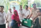 समाजसेवा की मिसाल: 17 महिलाओं को सिलाई मशीन, चार को आर्थिक सहायता, एक बेटी को विवाह सामग्री