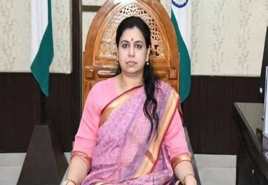 देवरिया DM दिव्या मित्तल का ट्रांसफर-पोस्टिंग पर बयान वायरल, अधिकारियों ने बजाई तालियां
