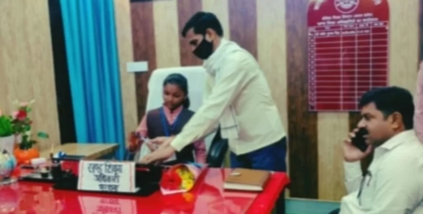 विद्यालयों की छात्राओं ने संभाली एसडीएम, तहसीलदार, बीडीओ जैसी जिम्मेदारियां