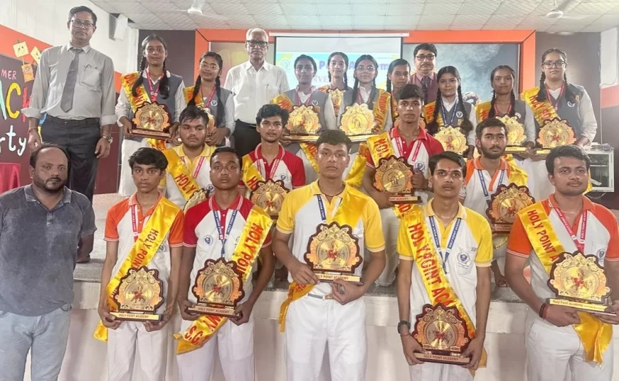 इन्वेस्टिचर सेरेमनी 2025-26: होली प्वाइंट एकेडमी में नई टीम ने ली शपथ