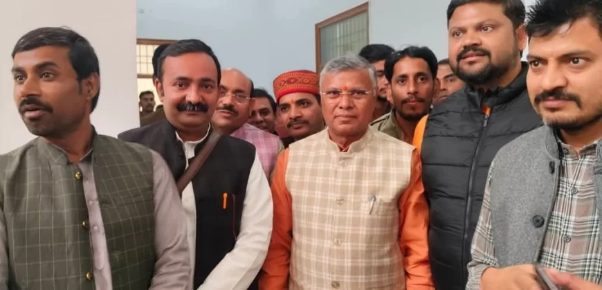 भरथना में प्रभारी मंत्री धर्मवीर प्रजापति बोले—“कार्यकर्ता है तो हम सब हैं”,