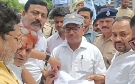 फाटक बंद होने से शहर दो हिस्सों में बंटेगा? DRM के सामने उठी आवाज