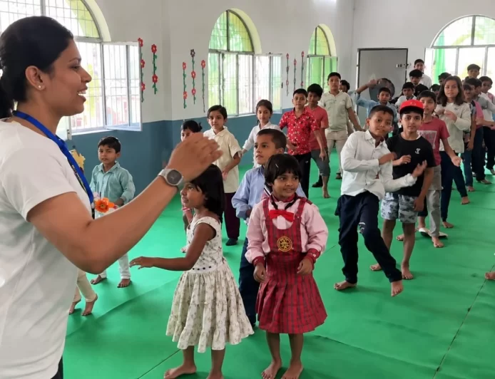 सेंट फ्रांसिस क्रिश्चियन स्कूल के समर कैंप में बच्चों ने सीखे आत्मरक्षा और फिटनेस के गुर